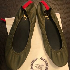 Rita’s Shoe Closet Army Green Ballet flats